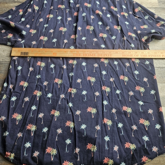 Chubbies Men's Friday Shirt Medium Navy Blue With Palm Trees Print - Picture 7 of 9